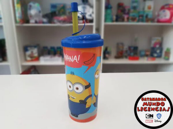 Vasos alto con tapa y sorbete Los Minions