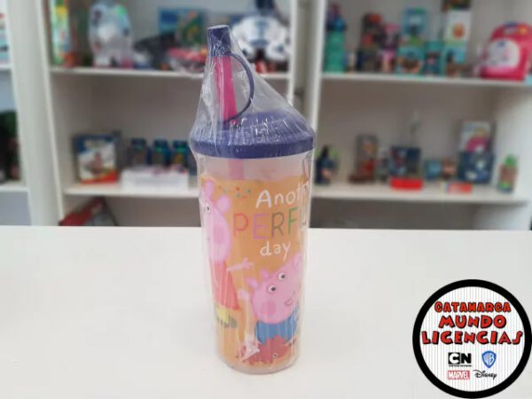 Vasos alto con tapa y sorbete Peppa Pig