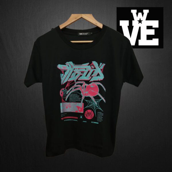 Remera Femenina TEOD Rizz Spiderweb - Negra